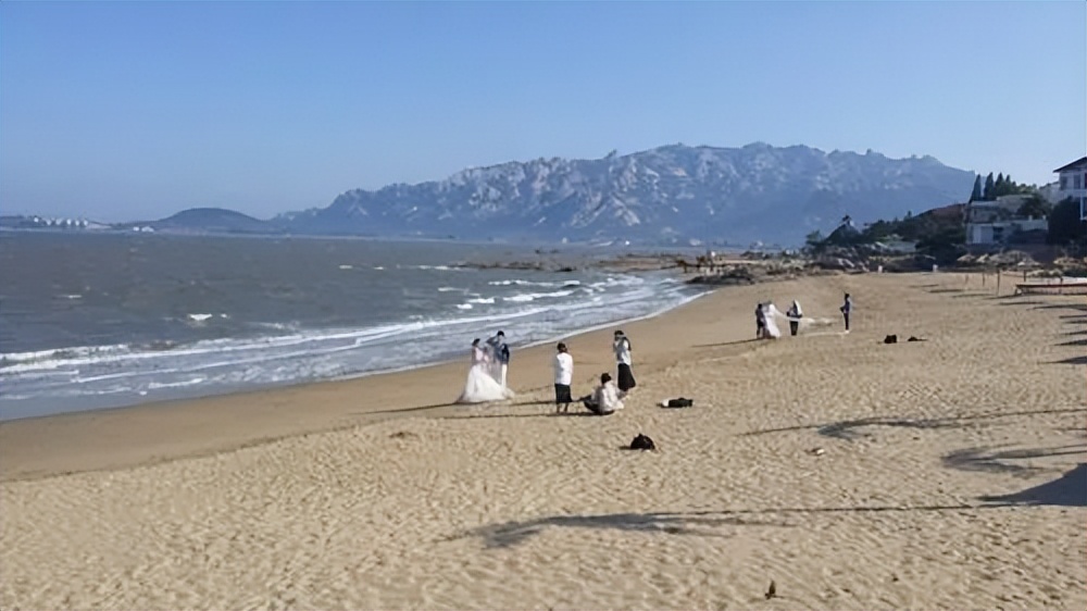 河沟捡熊猫奇石,捡到国宝熊猫奇石