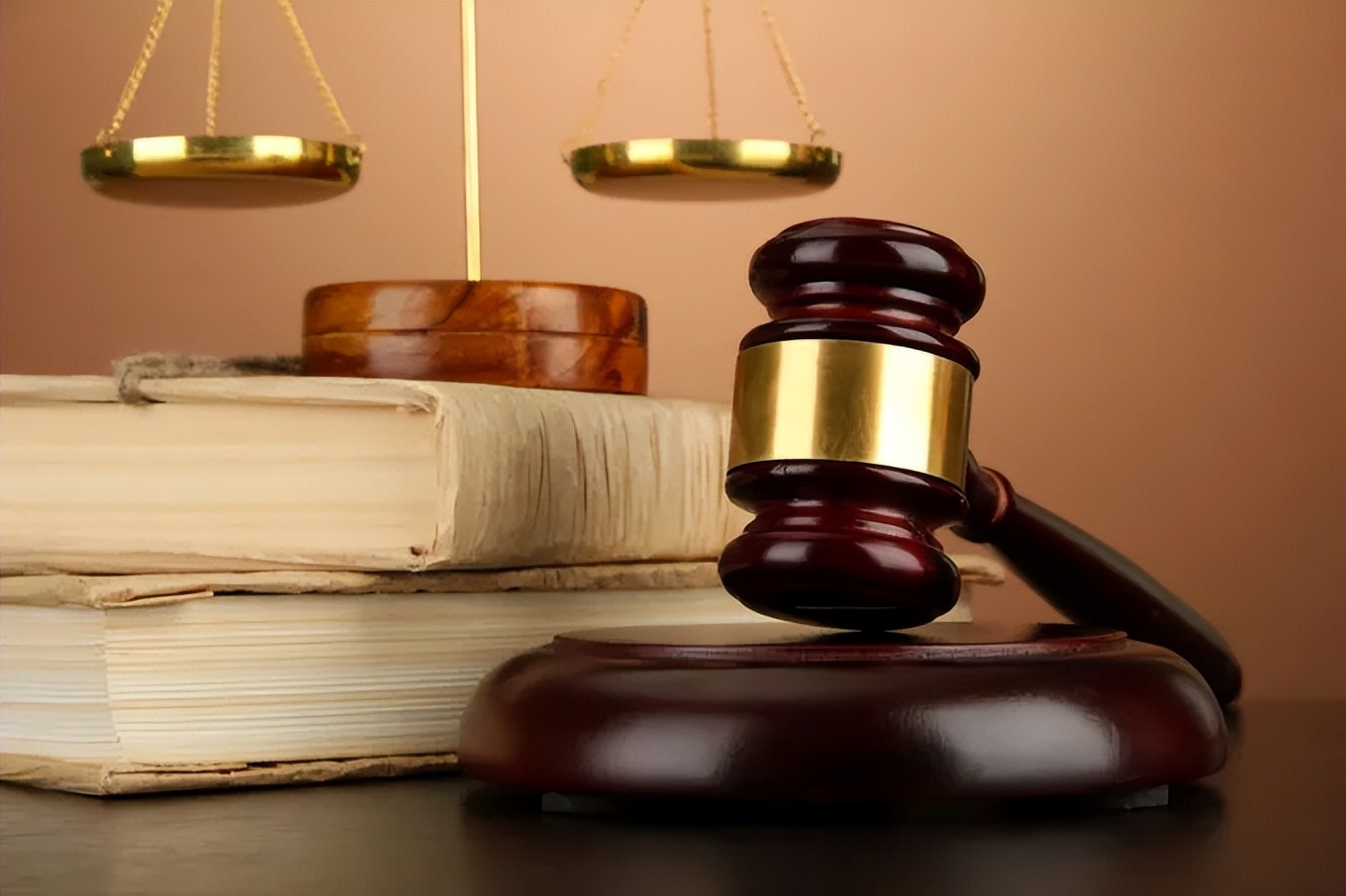 直播间30元买2799元手机，商家称标错了赔200元，女子钱已付发货