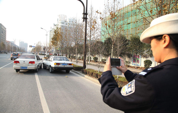 新车第二年车险应该怎么买,新车车险第二年可以换公司买吗