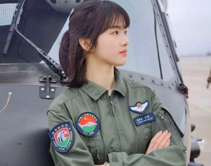 中国最美95后女飞行员徐枫灿,中国最美最年轻的女飞行员徐枫灿