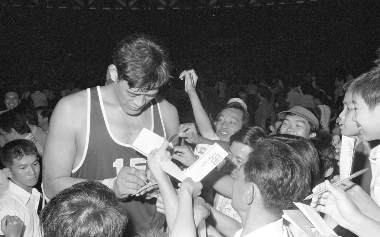 盘点cba历史十大中锋,cba总决赛姚明51分21篮板