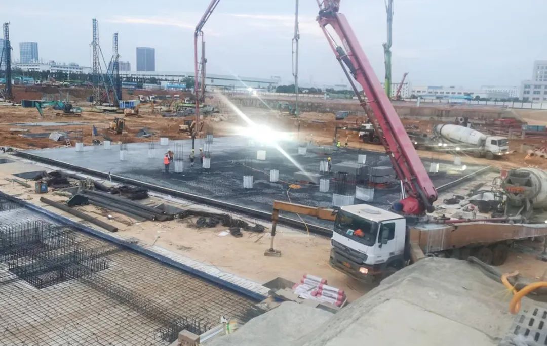 专题|市人民医院、市第十中学经开高中部进展顺利