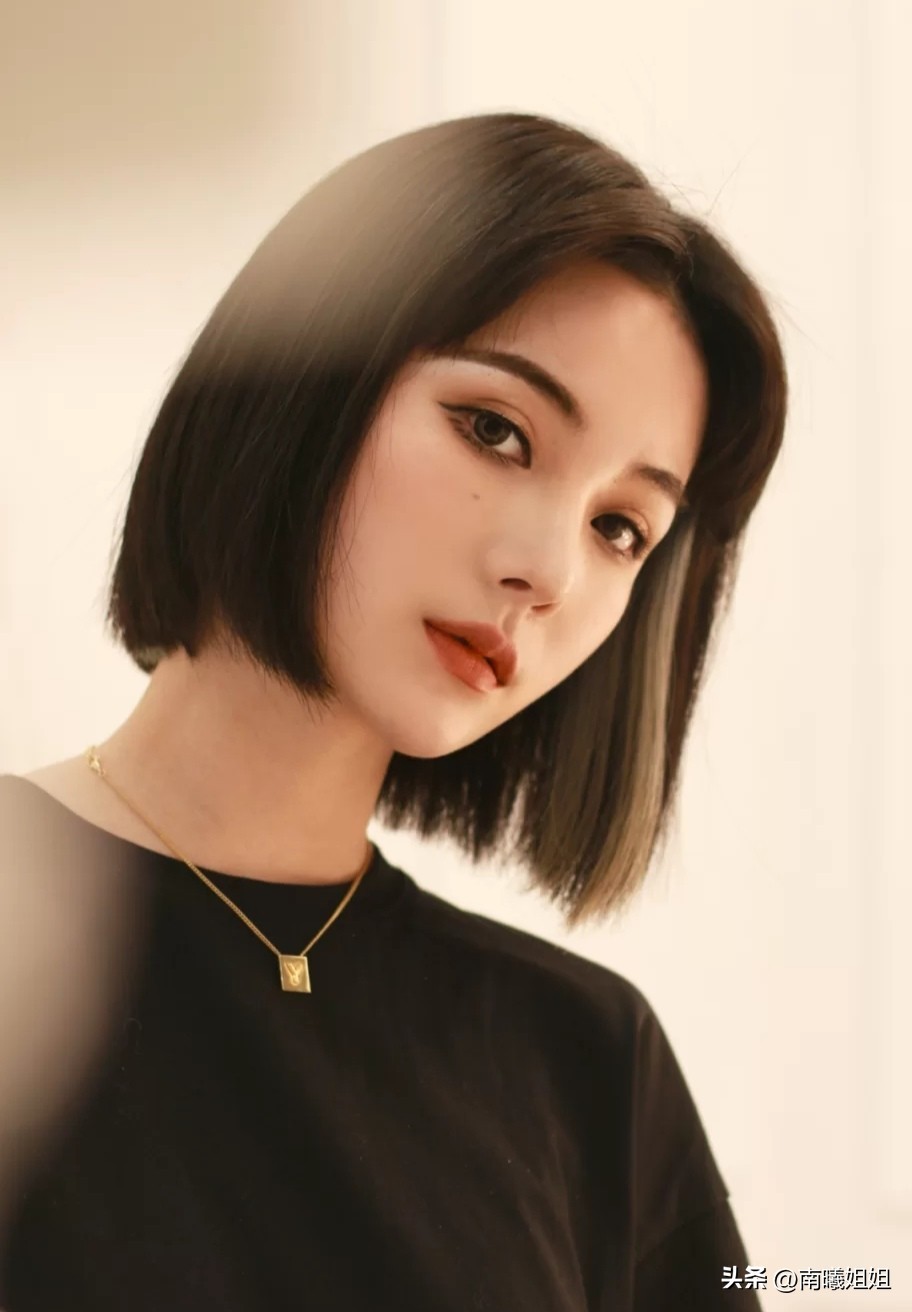 适合脸大方圆脸女生发型,脸大且方圆的女生适合什么发型