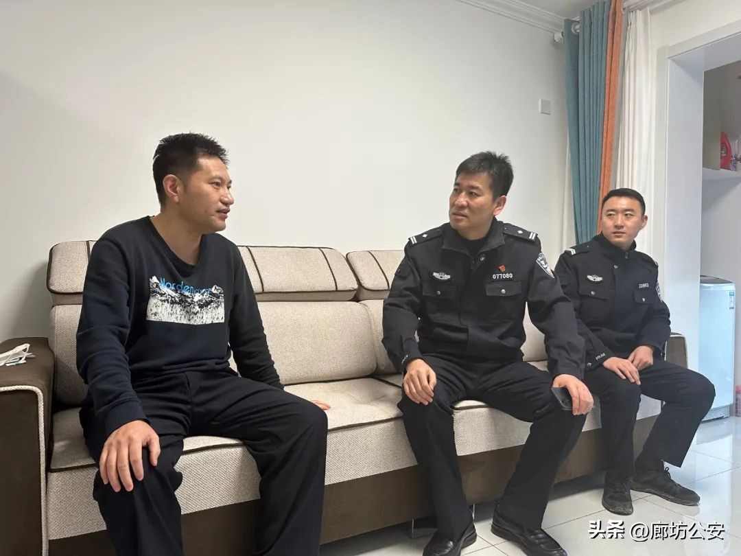 新春走基层社区民警,新春走基层特警坚守岗位护平安