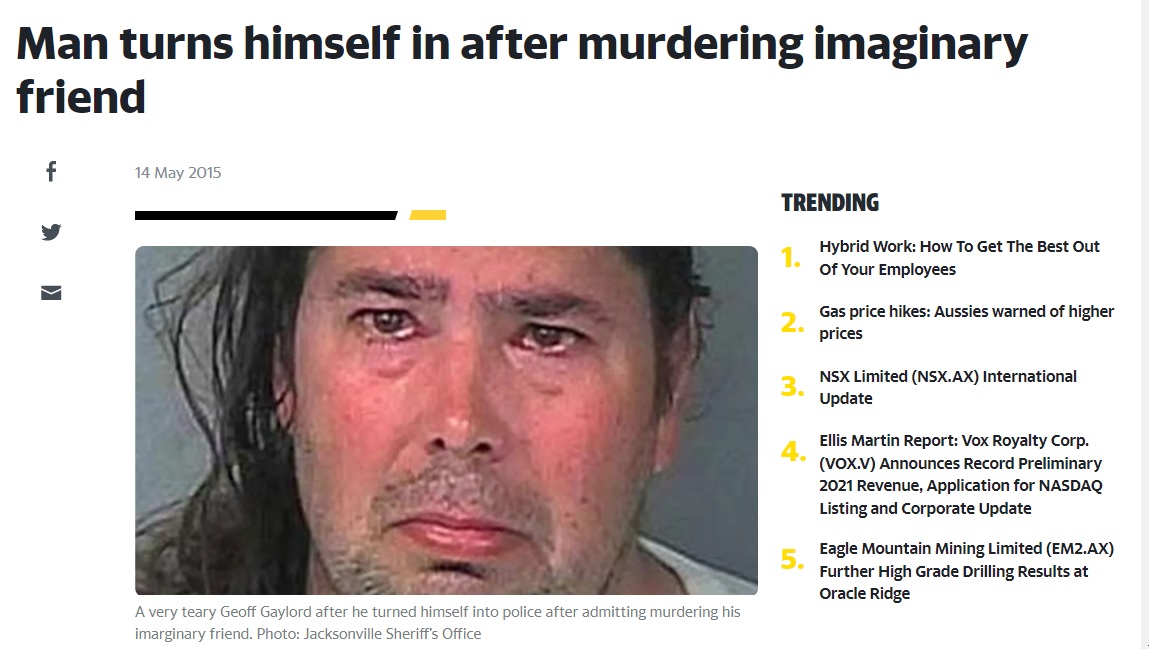 挖掘机抓玩具,挖掘机抓着飞机在飞的视频