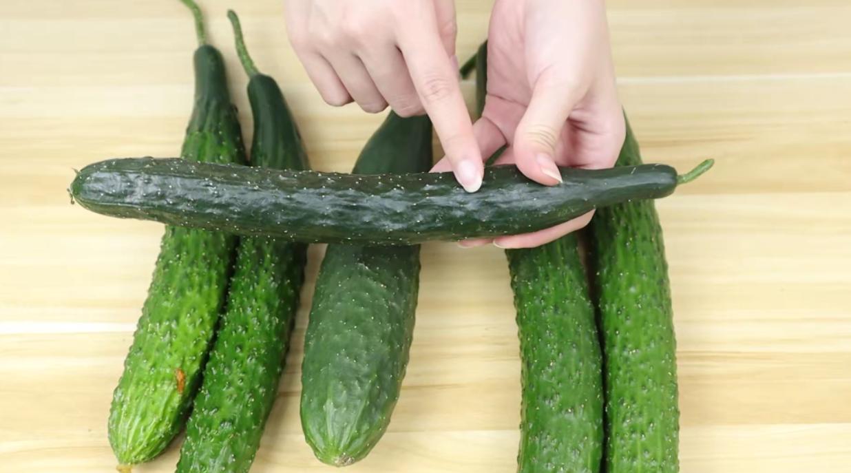 如何辨别黄瓜是否打了激素,水果黄瓜怎么辨认激素黄瓜