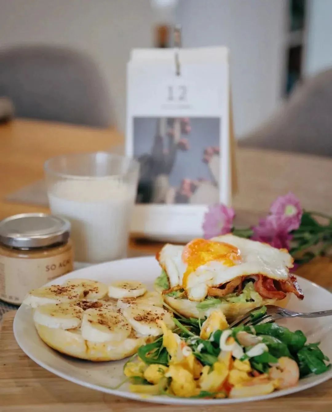 你以为只有路边摊才卖早点？卖咖啡的星巴克也已经学会啦