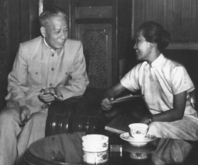 香烟与伟人：毛*东泽**、*小平邓**、*少奇刘**的吸烟趣事