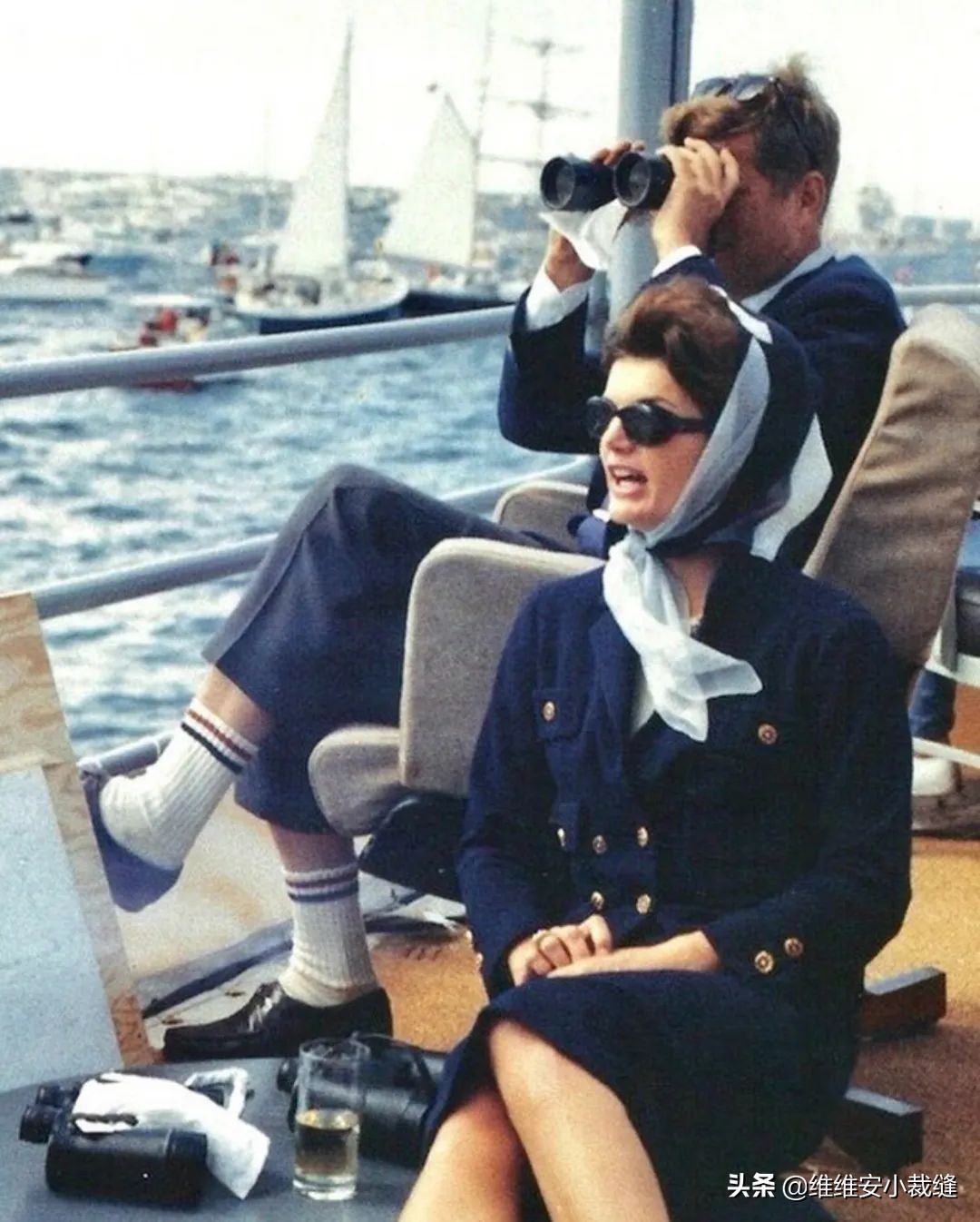 戴丝巾的女人有多时髦？从优雅女神到第一夫人，惊艳了整个时尚圈