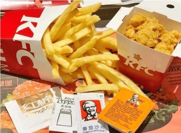 麦当劳薯条番茄酱挤在哪里,吃薯条把番茄酱撒出去