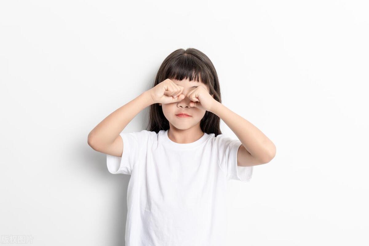 眼睛肿了就热敷？太天真！学会这几招，帮您快速缓解不适