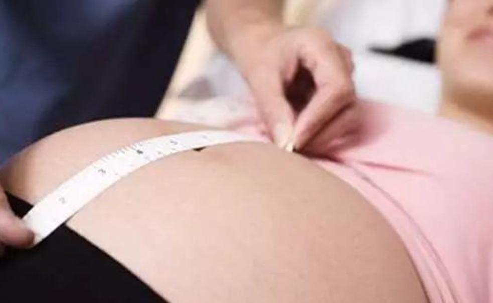 顺产时，为什么是胎儿的“头”先出来而不是脚呢？原因挺有意思