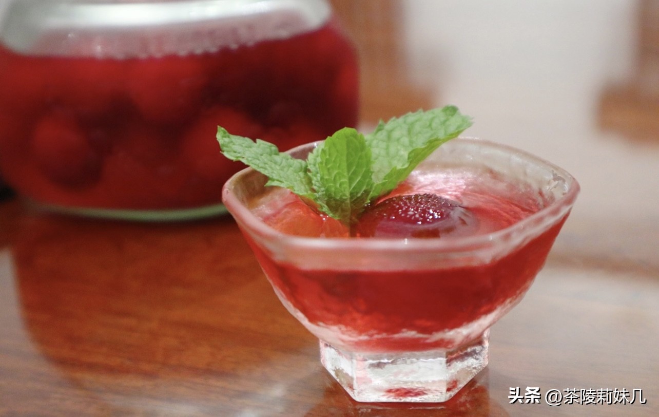 杨梅酒要按怎样的比例才泡得好喝,杨梅酒兑柠檬水会不会上头