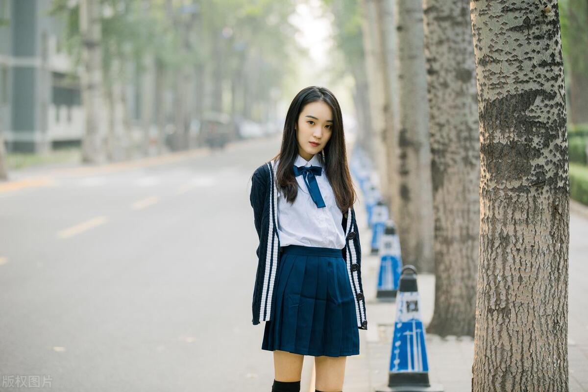 引人共鸣的情感文案扎心语录5句,抖音最火情感文案高情商文案