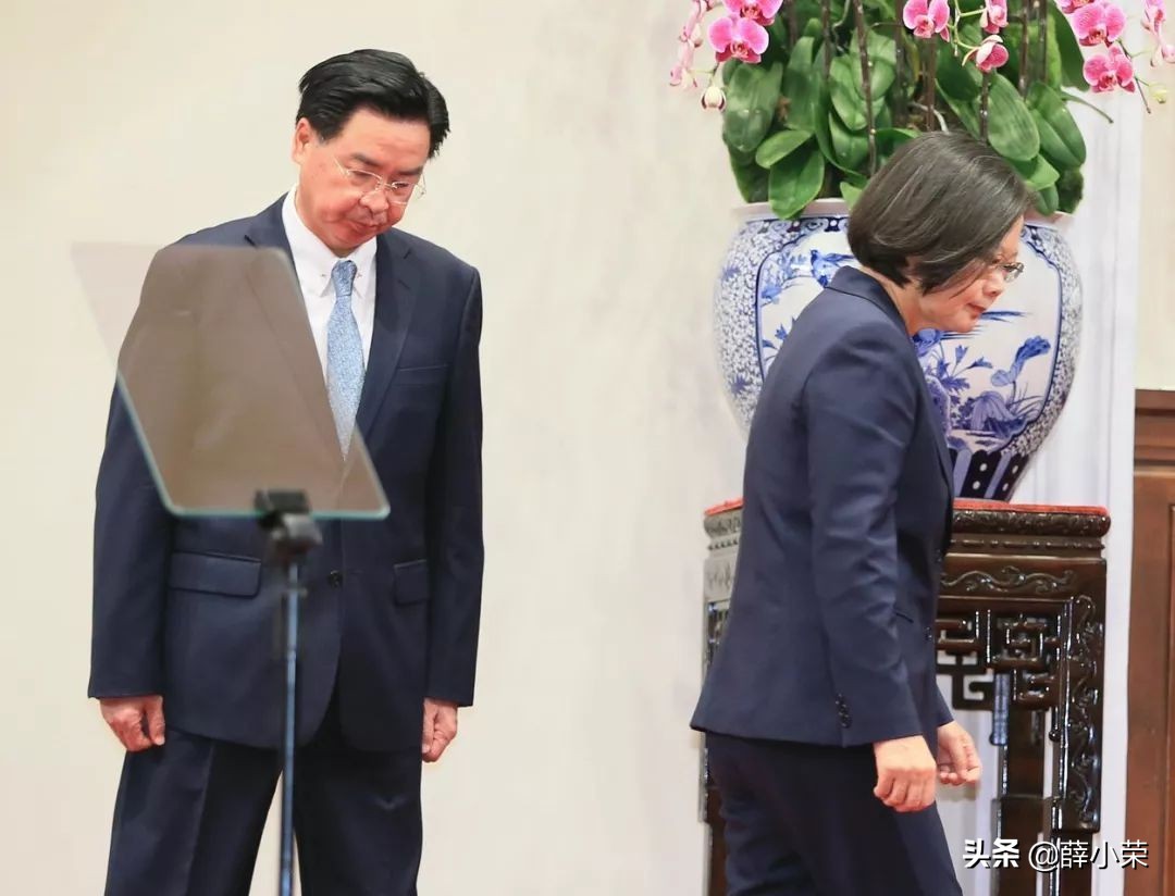 吴钊燮叫嚣：台湾要买更多美国*器武**，面对大陆“威胁”要对抗到底