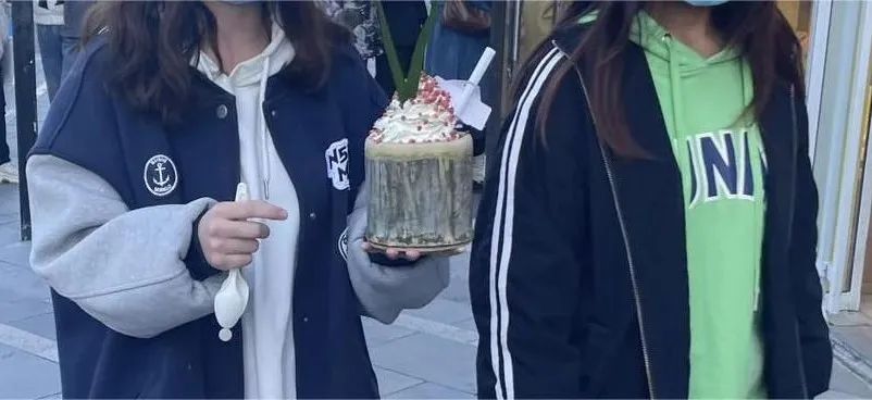 新晋网红竹筒奶茶为什么爆火,竹筒奶茶火了但没人想喝第二次