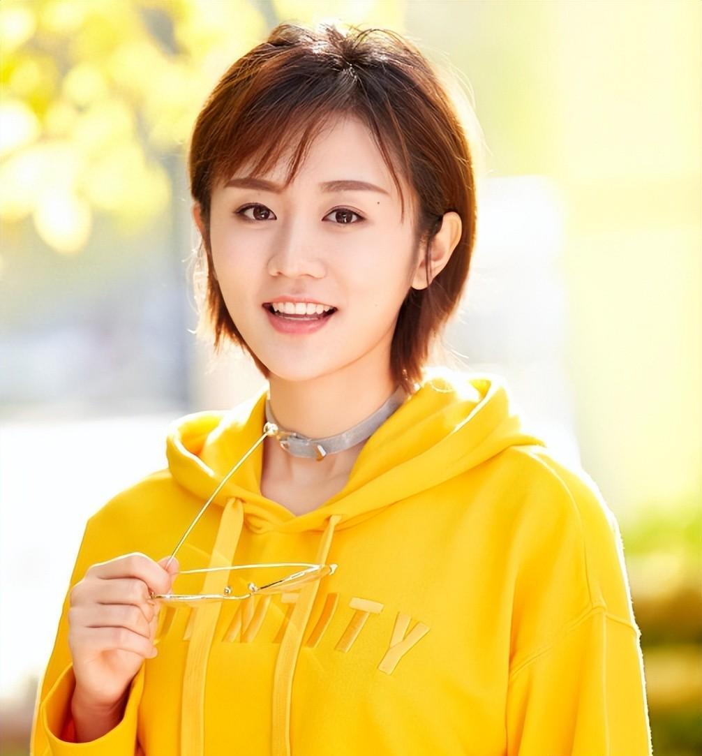 情满四合院娄晓娥是谁的前妻,情满四合院娄晓娥个人简历