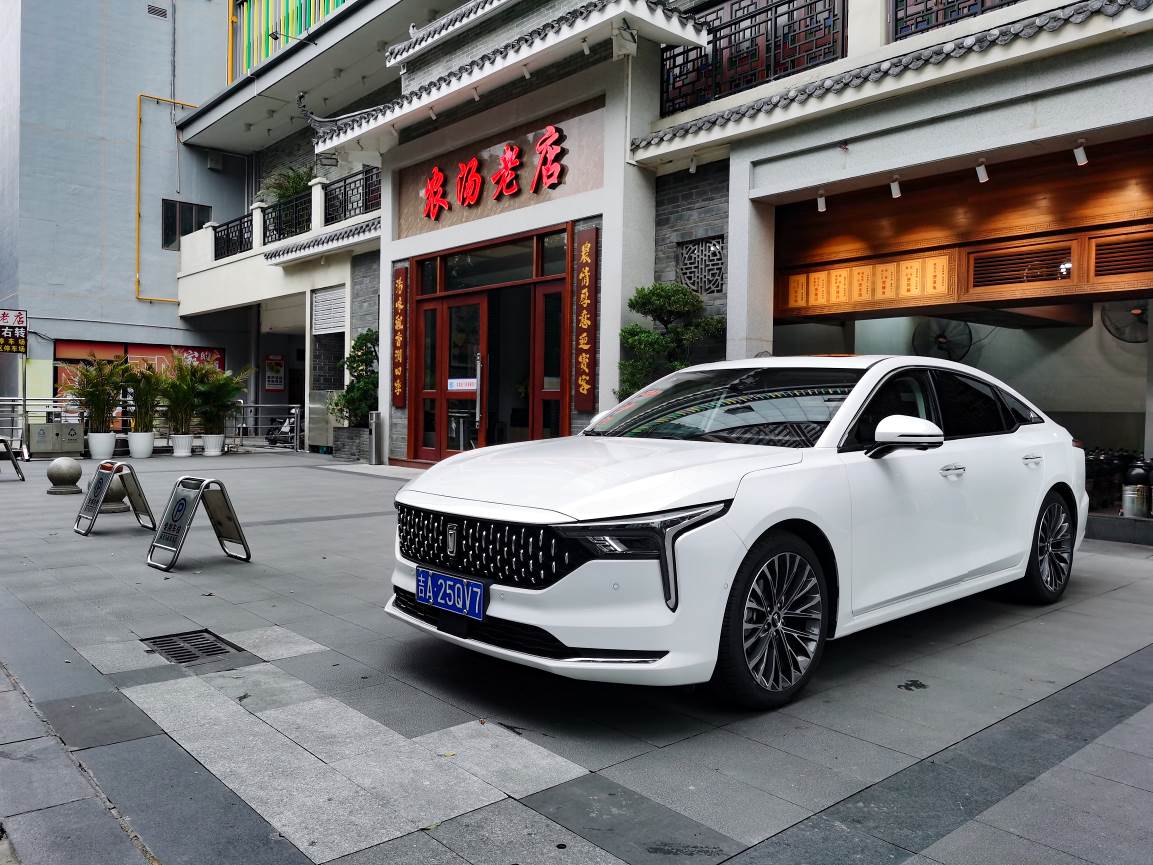 奔腾b702014款,奔腾b702.0t油耗