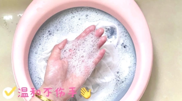 宝宝洗衣液强力去污渍推荐,婴儿去污渍去黄洗衣液推荐