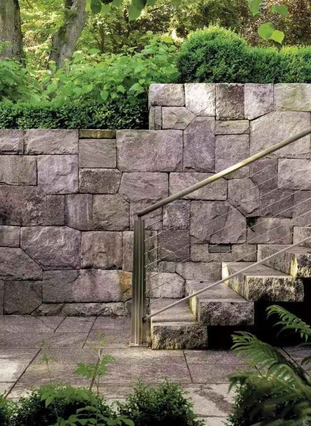 大山里捡回来的石头,大山里的石头块