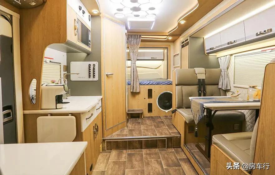 最新款进口顶级依维柯b型房车,依维柯房车推荐10万到20万之间7座