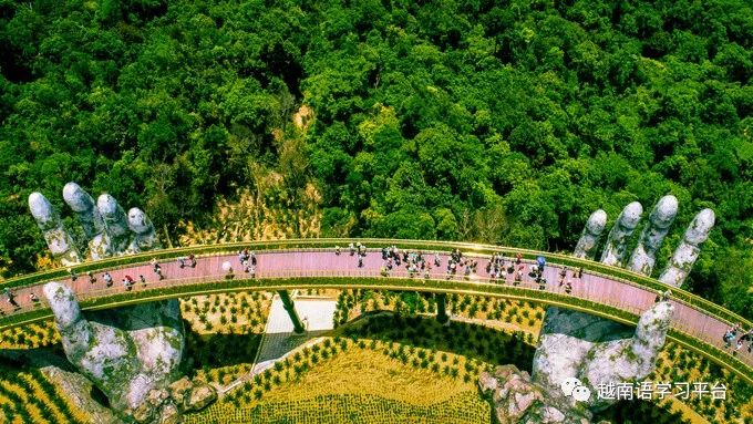 越南喜迎新年,越南迎来首个旅游团