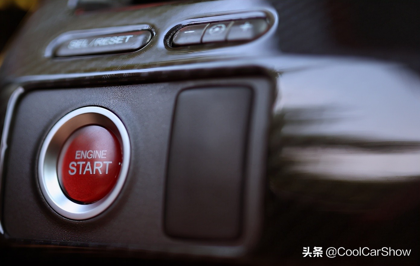 从姿态到竞技，AT换MT，这位车友是如何被八代思域“毒害”的？