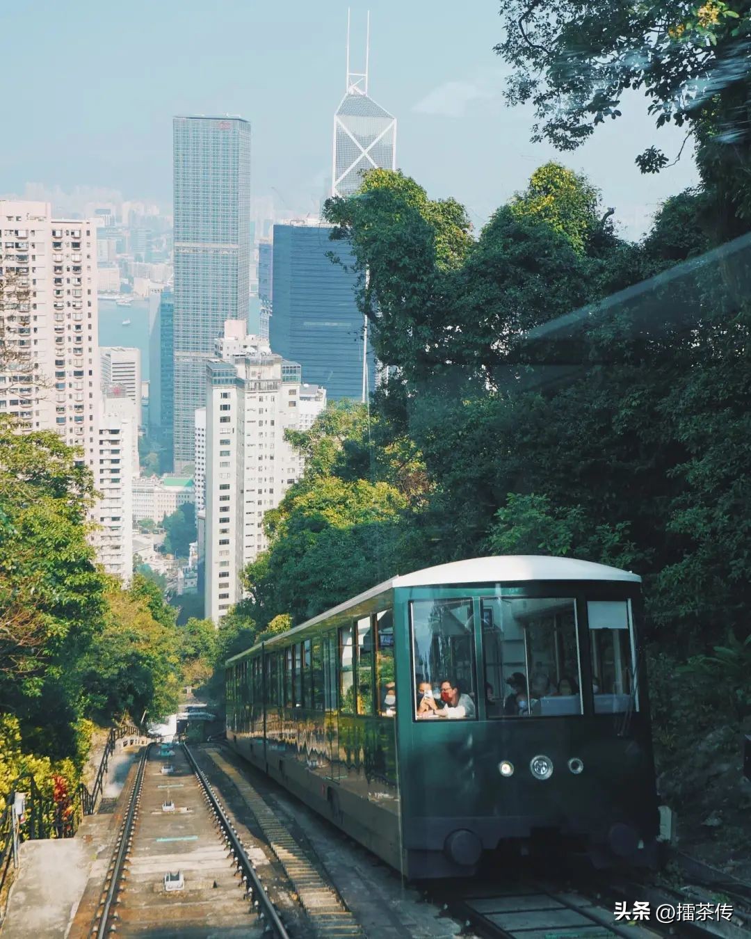 香港又热闹起来了！内地旅客来港「血拼」