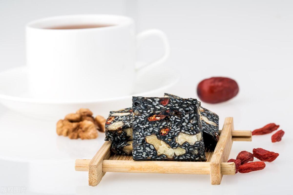 心主血而藏神脾主思虑,脾生血肝藏血心行血