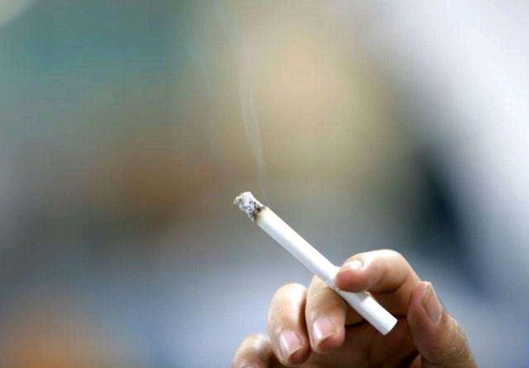 老烟民注意三个时间段要克制住,烟瘾太大能慢慢减少吸烟量吗