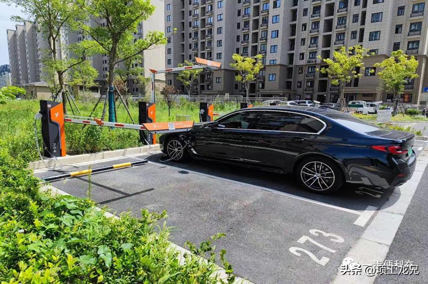 小区智能充电站能充新能源汽车,新能源车小区便携式充电