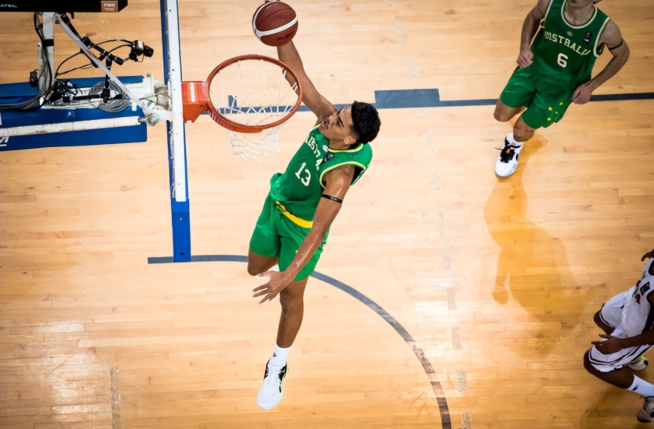 从小被虐！澳洲双雄亚青赛首战合胜73分引恐慌：中国U18要小心了