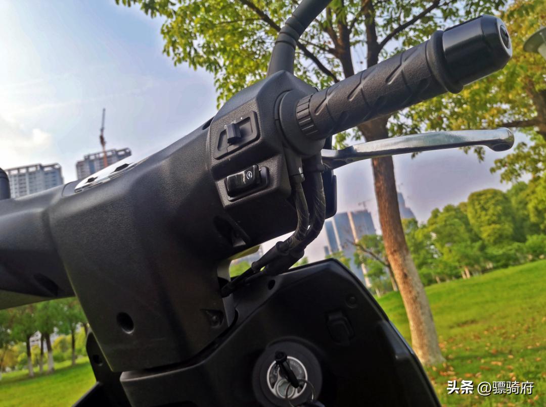 豪爵虎鲨vx125骑行体验,豪爵虎鲨vx125适合女孩子开吗