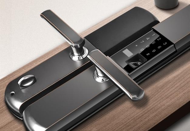 防盗门指纹锁安全还是普通锁安全,防盗门安装指纹锁好还是钥匙锁好