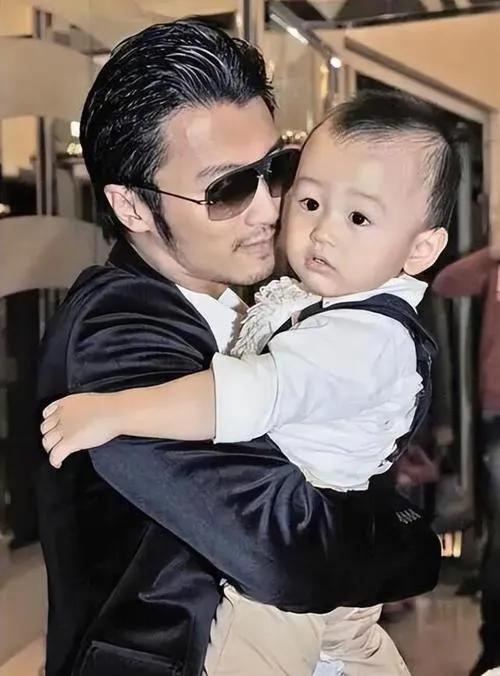 谢霆锋与王菲官方的消息,谢霆锋和王菲到底有多难舍难分