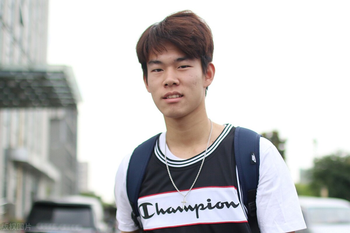 喜讯:中国男足新星登陆欧洲联赛!仅19岁,山东泰山做出让步。