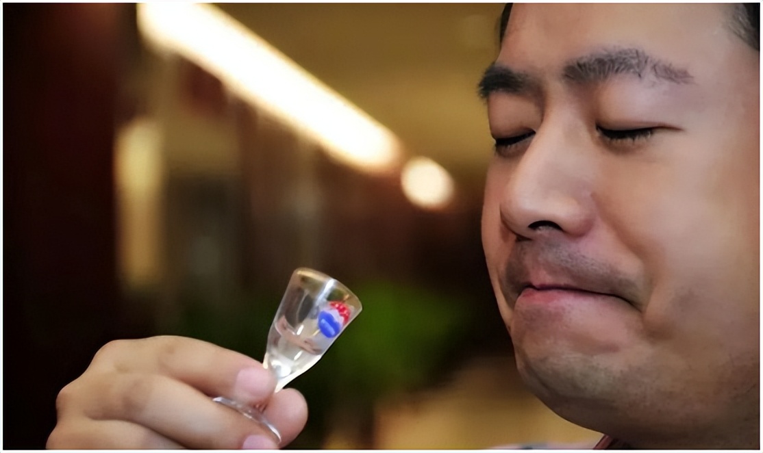 最新茅台真假鉴别最简单方法,所有茅台真假鉴别最简单方法