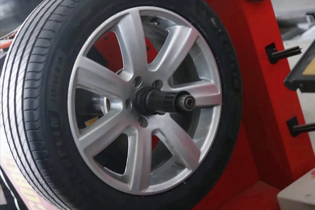 大众100万左右的车辉腾,重庆二手辉腾全面翻新修复