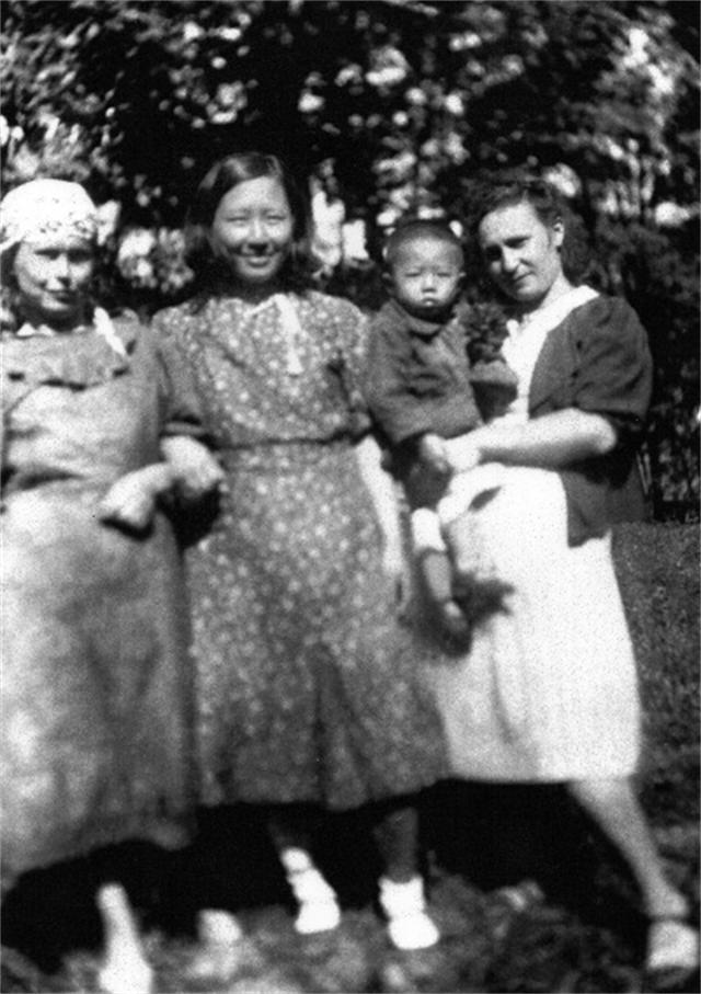 1997年重庆老妇访问朝鲜，祭拜金日成后，提出了一个大胆的建议