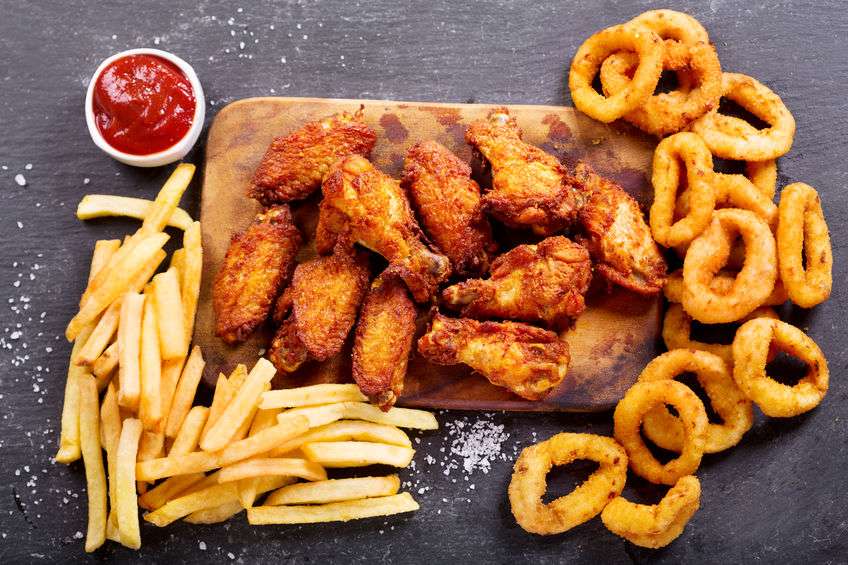 头发出油头皮屑比较多怎样处理,头发出油严重头皮屑多怎么解决