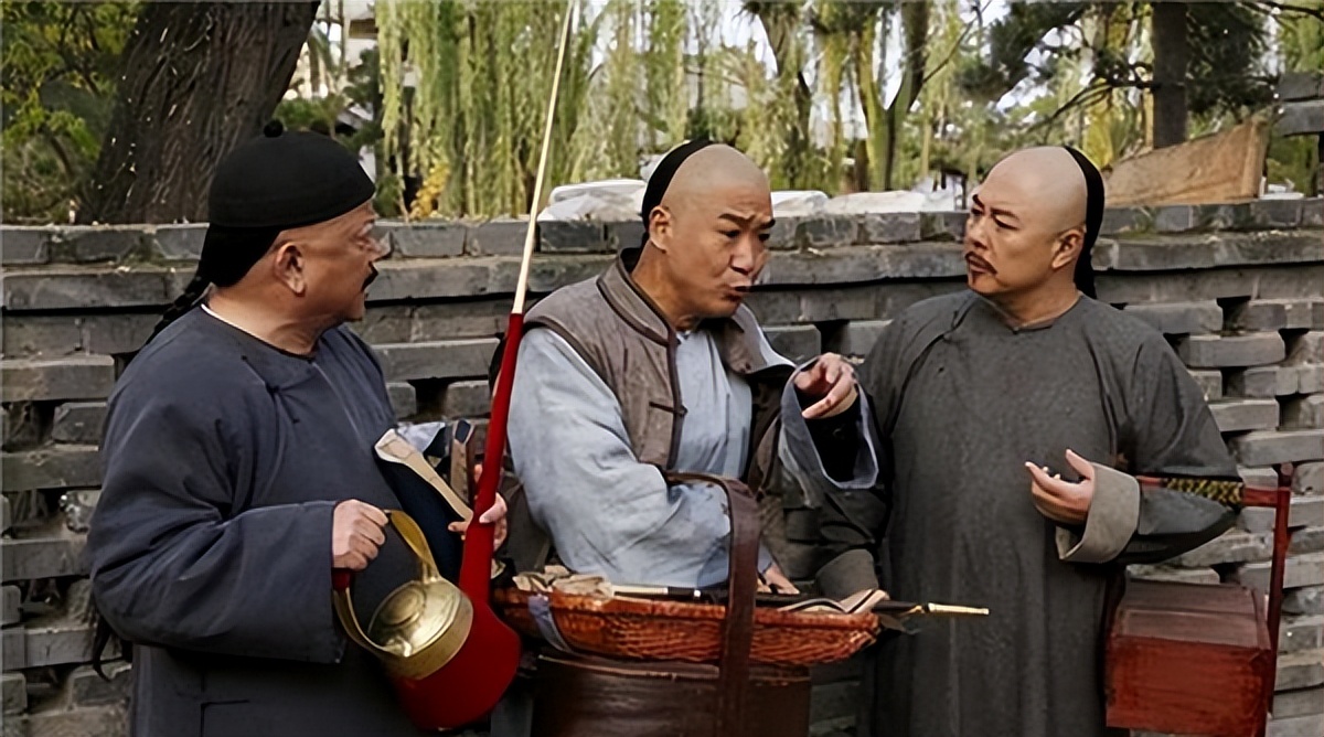 乾隆的“真容”被一意大利画师偷画下来，相貌竟是八字胡鹰钩鼻