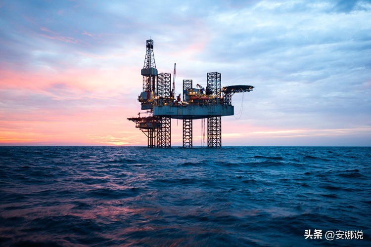 油价周一或高开飙升,机构分析后续油价或易跌难涨