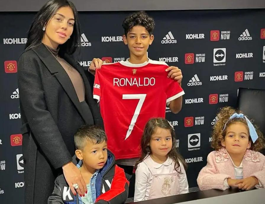 c罗12岁的视频,c罗12岁足球视频