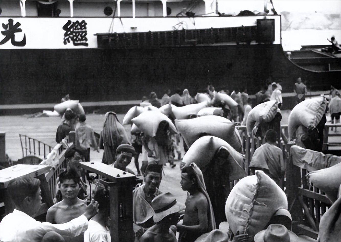 为什么香港有那么多黑帮？1997年香港回归，黑帮到底去哪了？