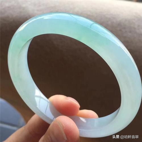 价值过千亿的翡翠品种,翡翠高冰种芙蓉种的价值