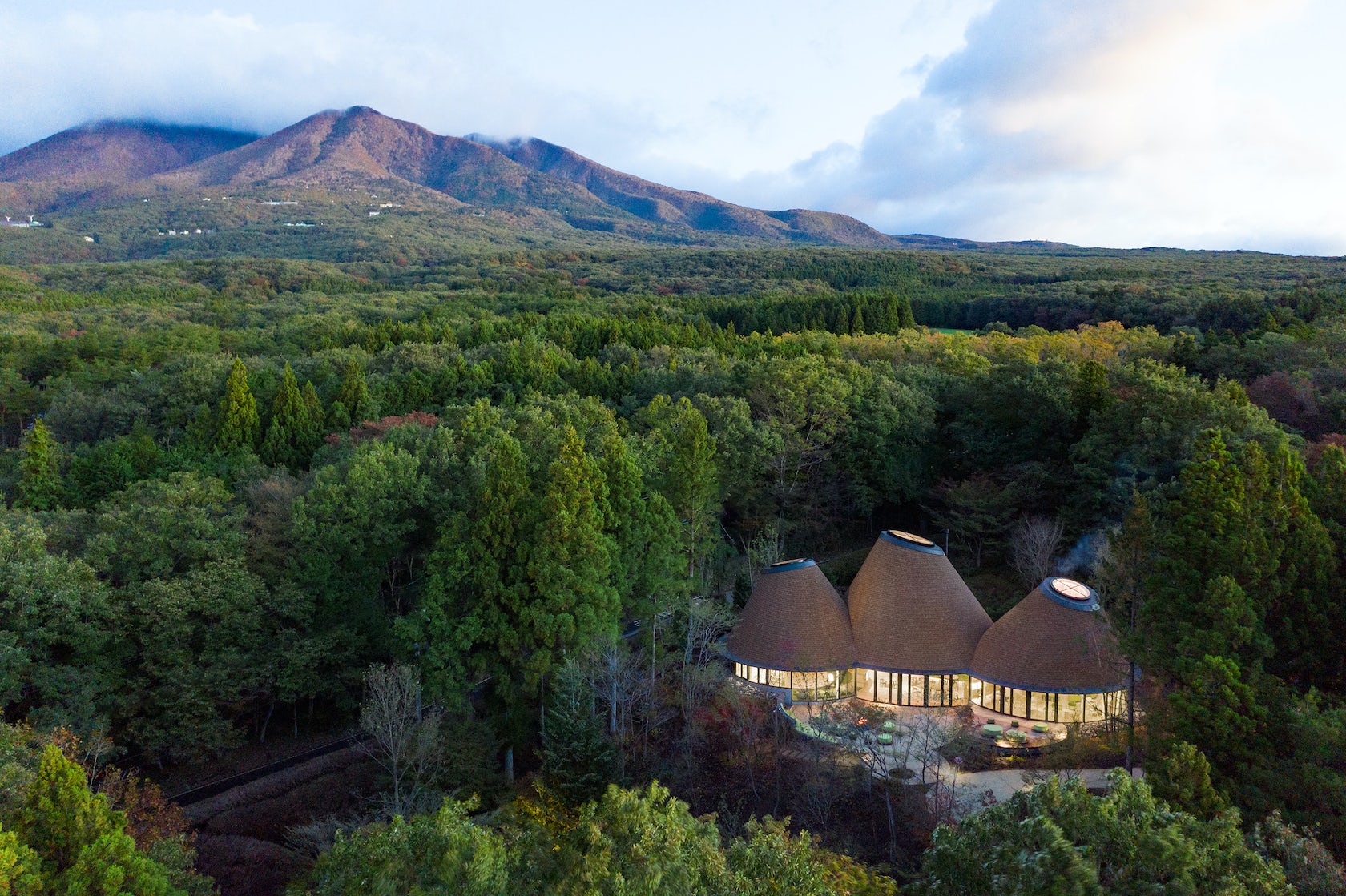 日本建筑公司排行榜,日本最大的建筑公司