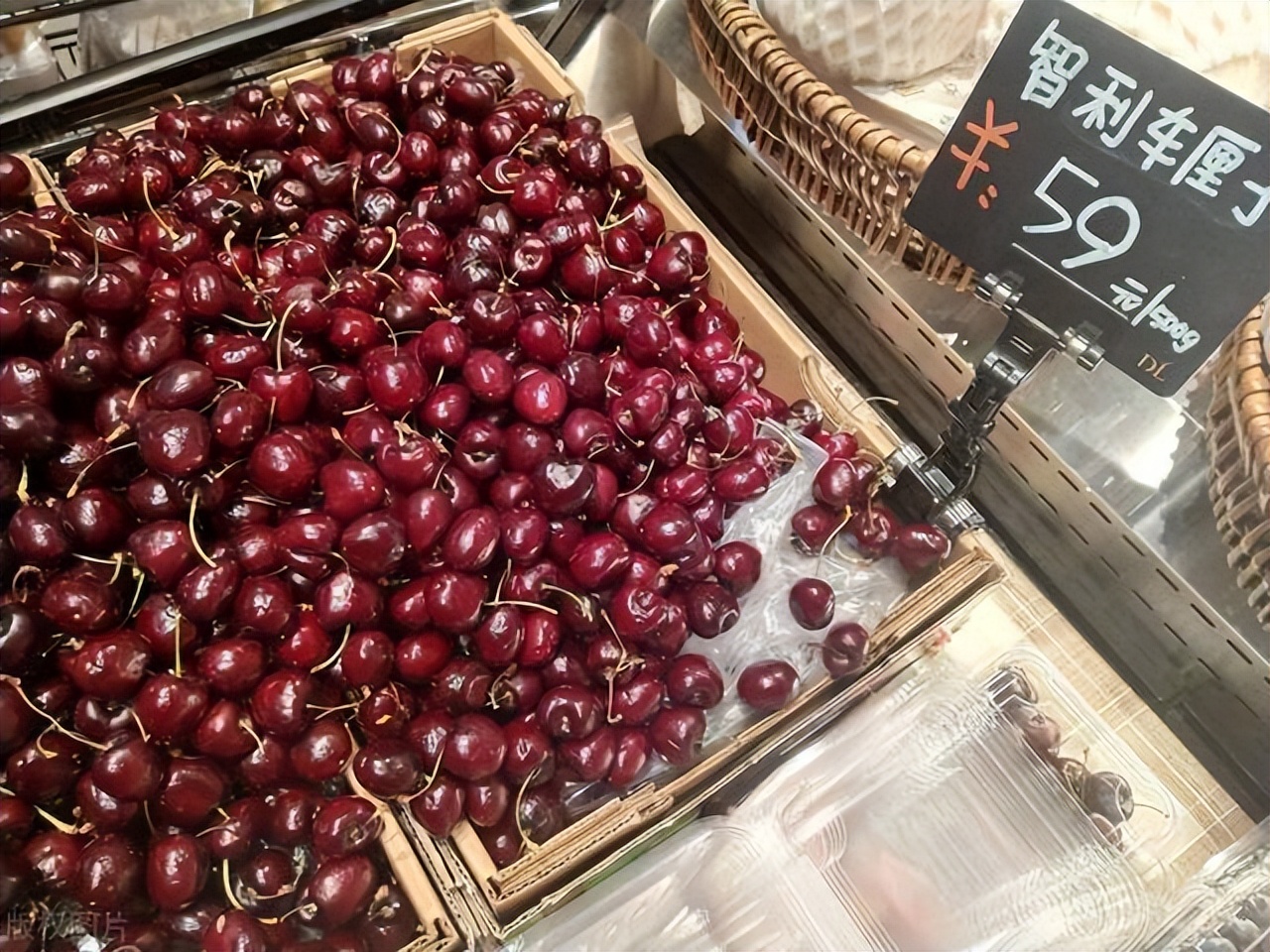 水果价格断崖式下跌,水果榴莲最低价