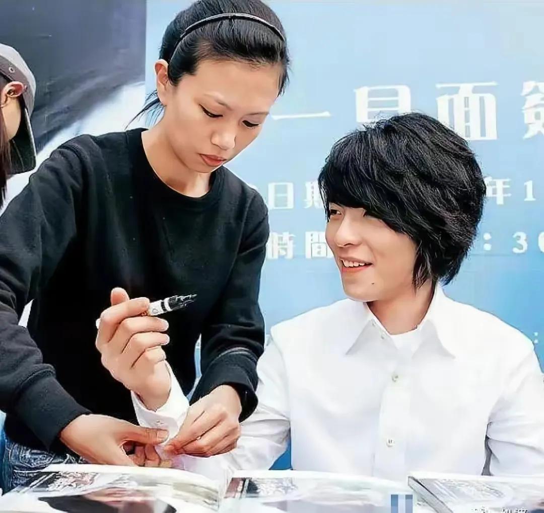 萧敬腾曝光过几次恋情,萧敬腾以前有过几个女朋友