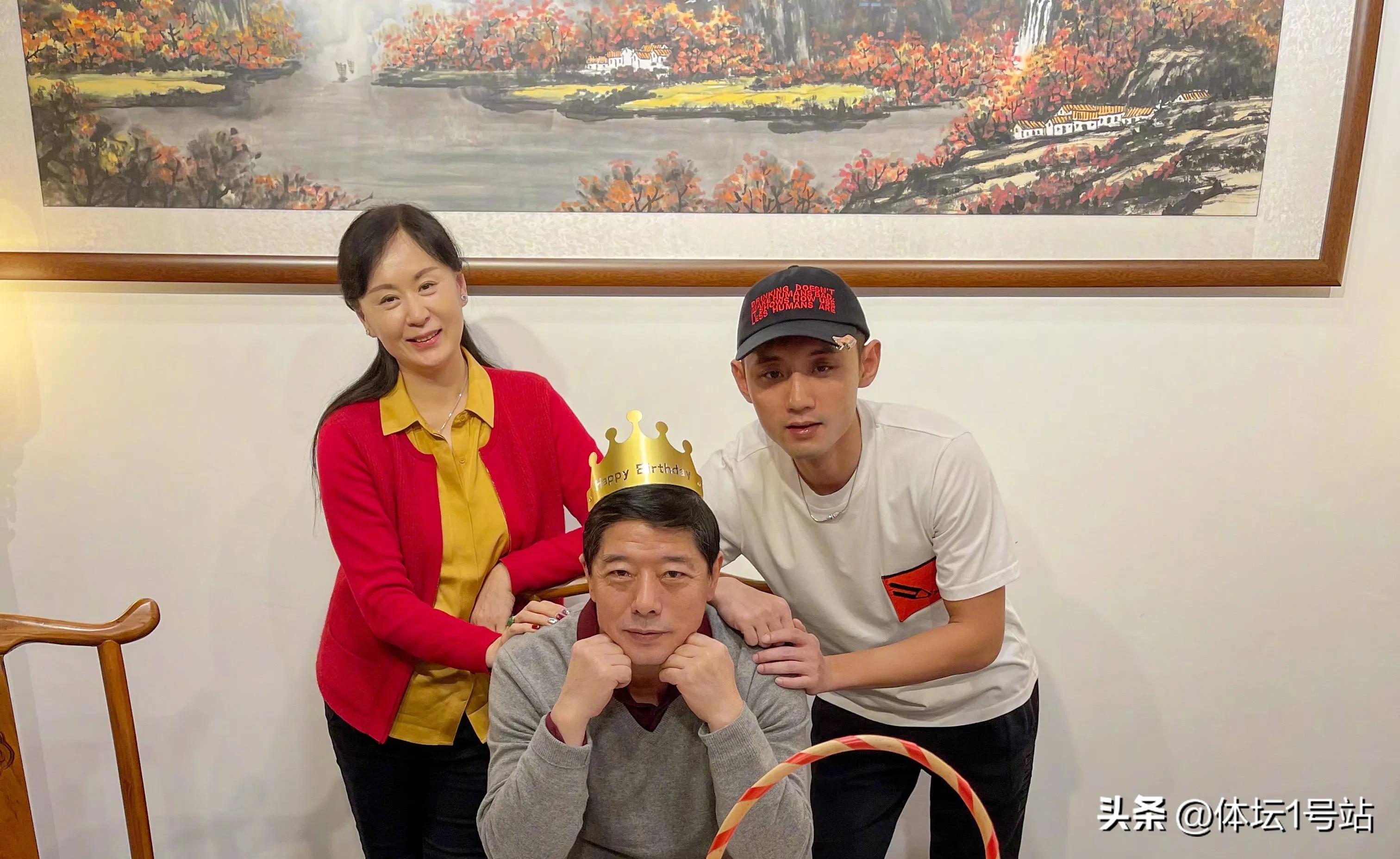 张继科现场见证刘诗雯夺冠,张继科被爸爸吐槽