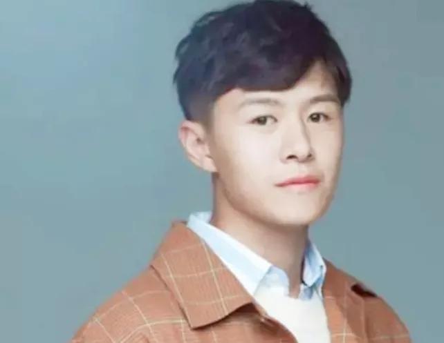 2019年抖音最伤感十大神曲,2022年抖音最火的歌曲伤感